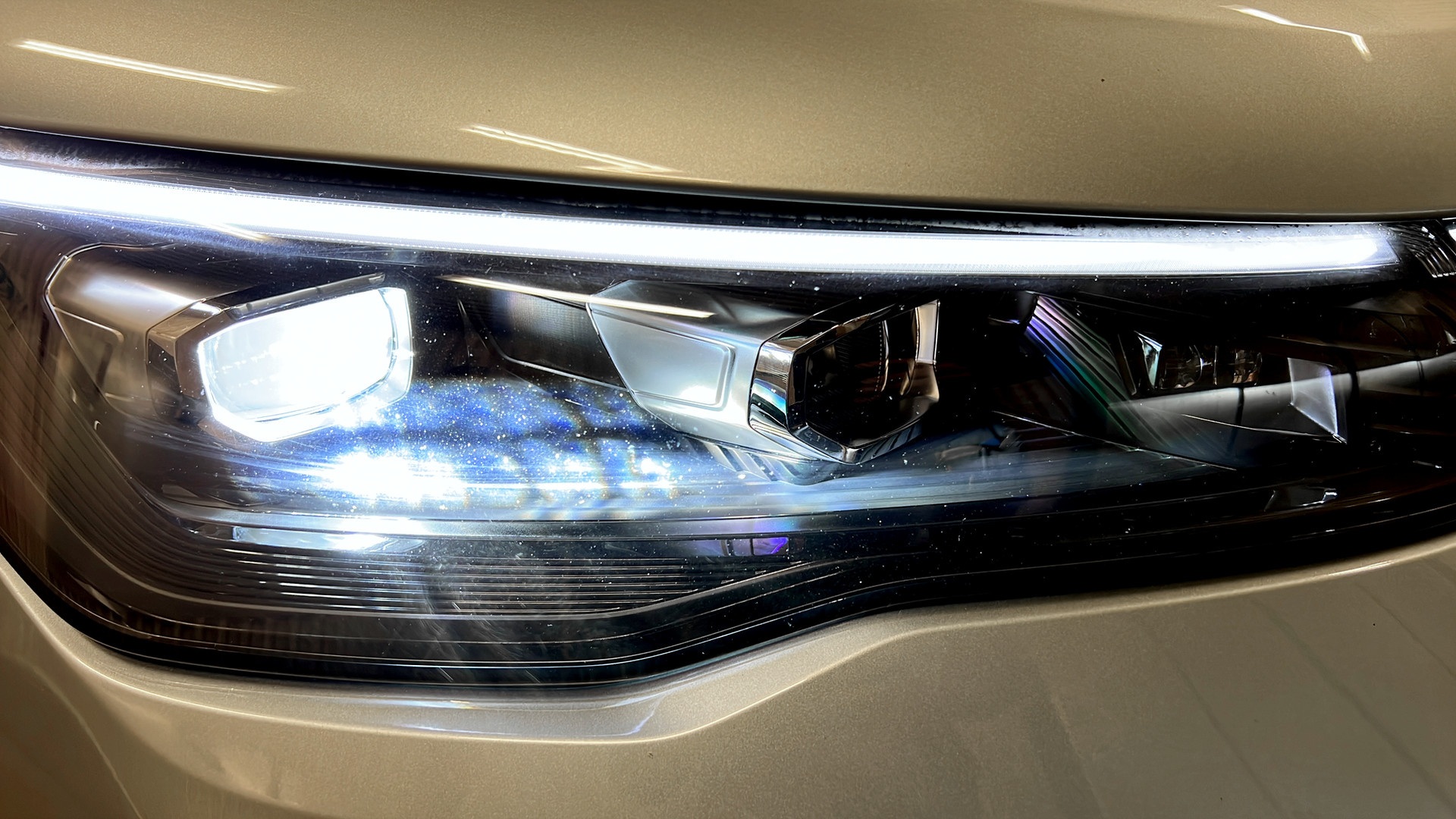 Volkswagen Tiguan FBJ08D