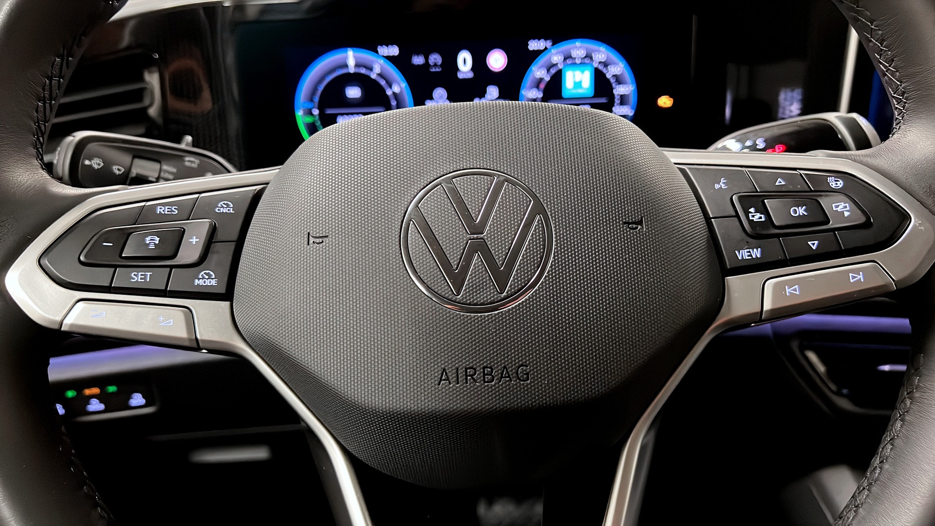 Volkswagen Tiguan FBJ08D