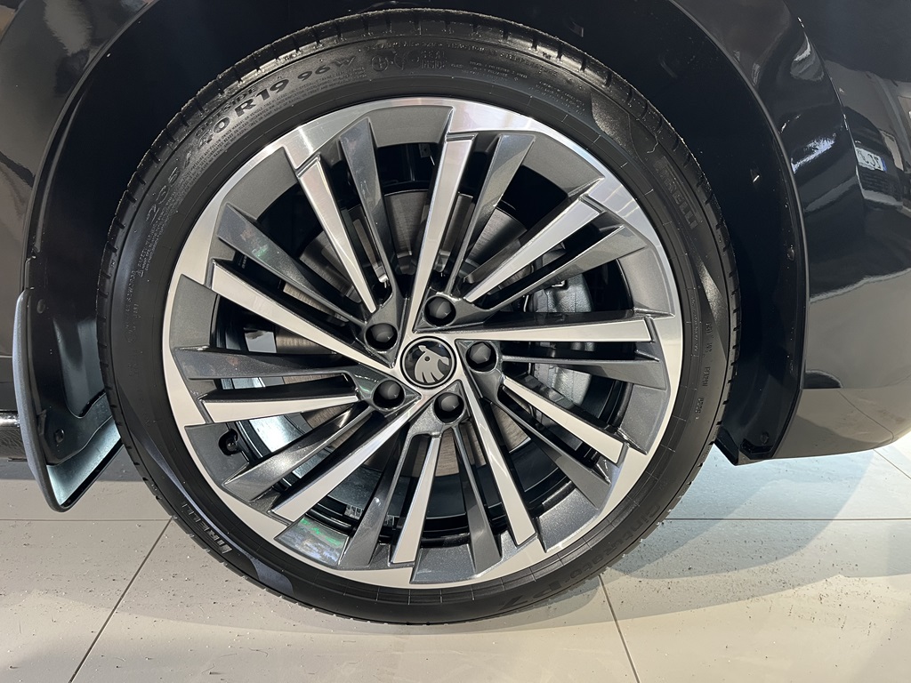 Skoda Superb FBY73E