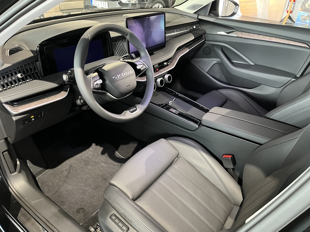 Skoda Superb FBY73E