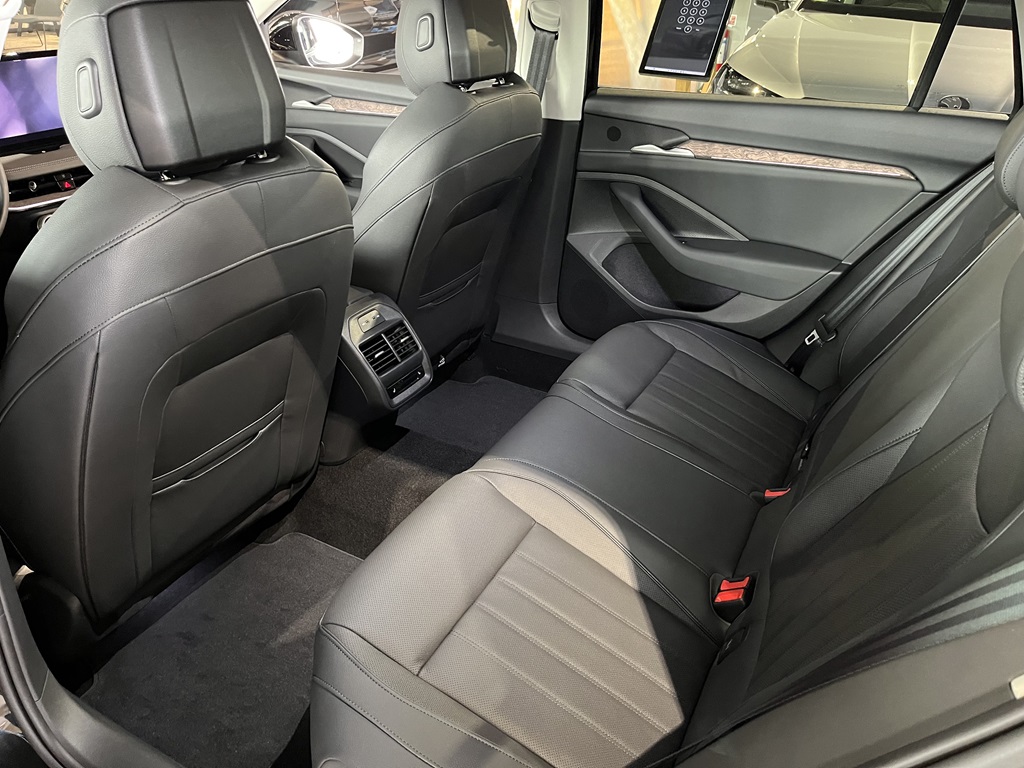 Skoda Superb FBY73E
