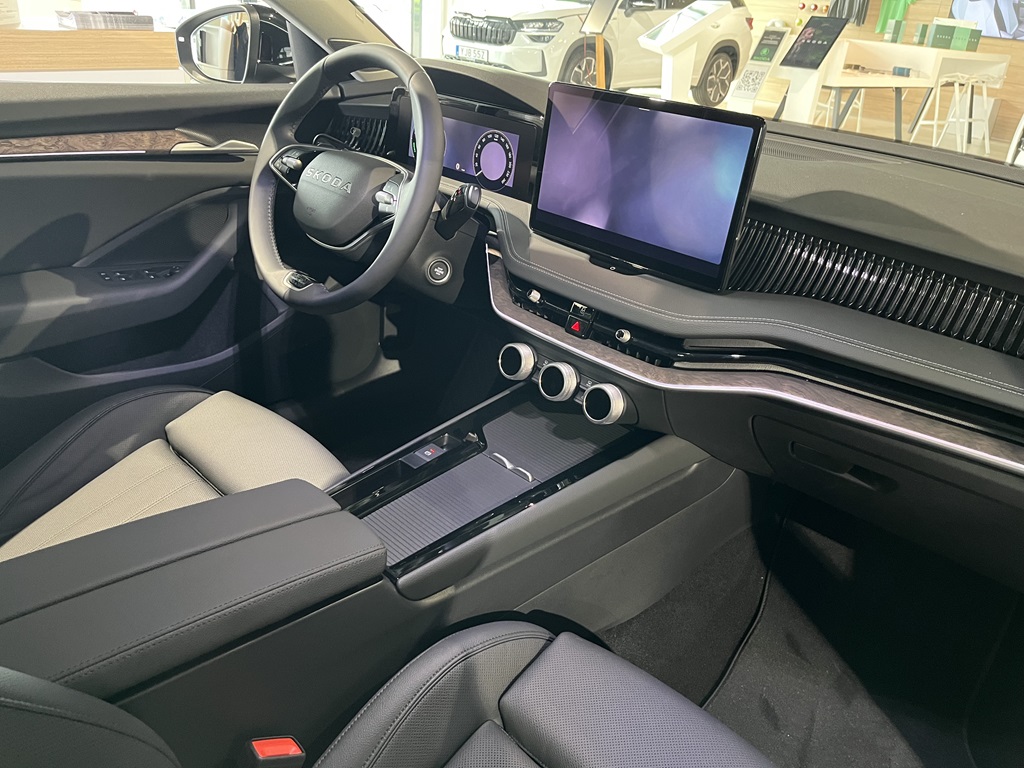 Skoda Superb FBY73E