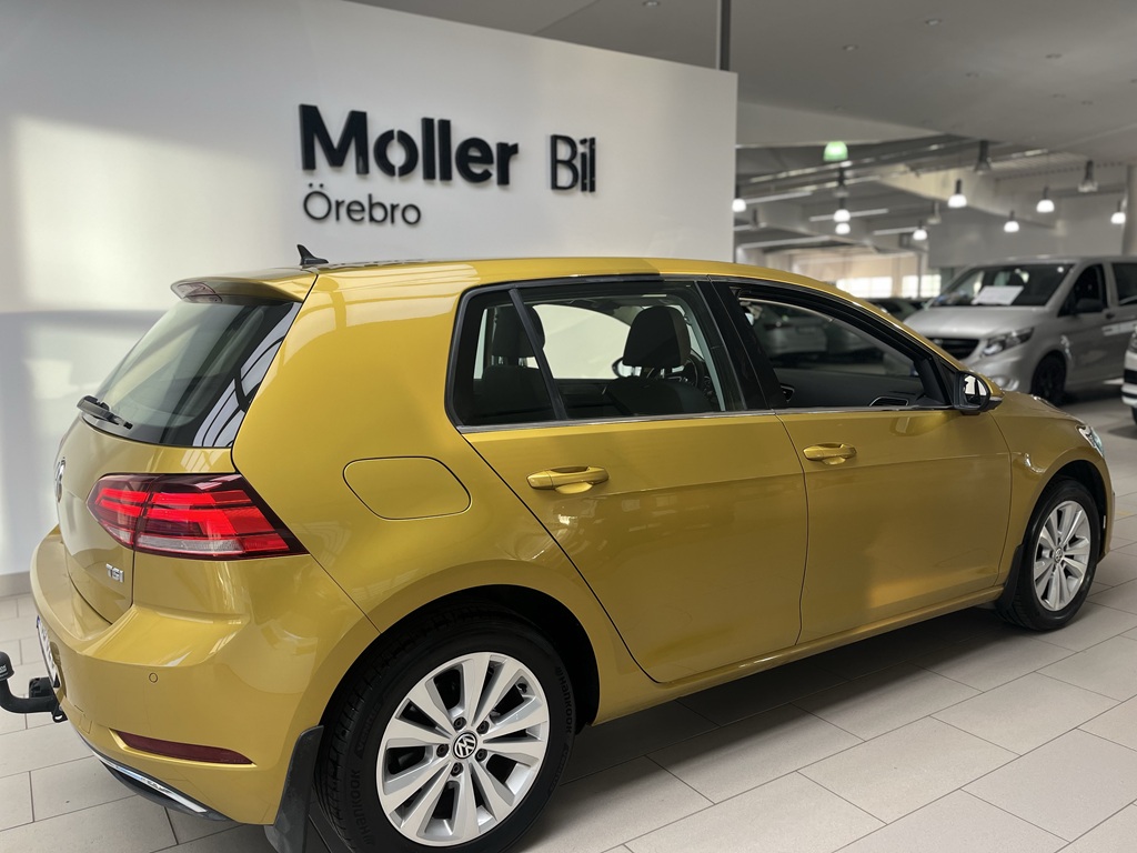 Volkswagen Golf FCB028