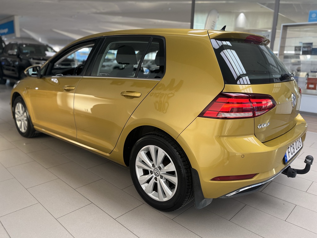 Volkswagen Golf FCB028