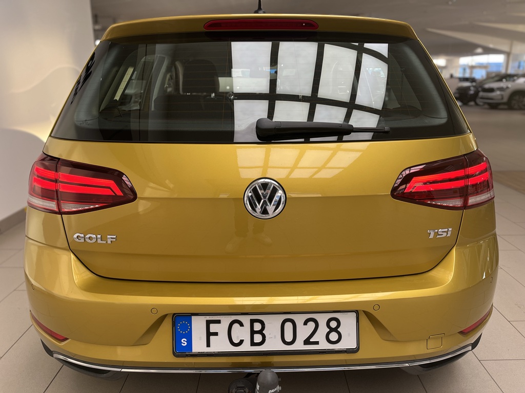 Volkswagen Golf FCB028