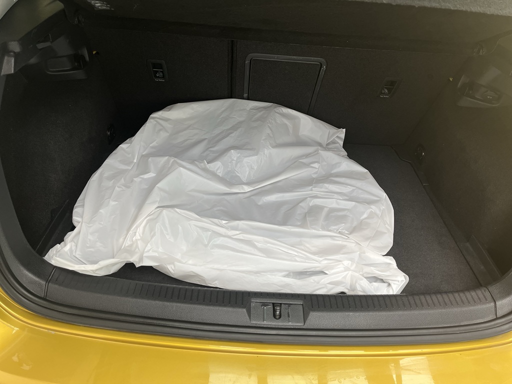 Volkswagen Golf FCB028