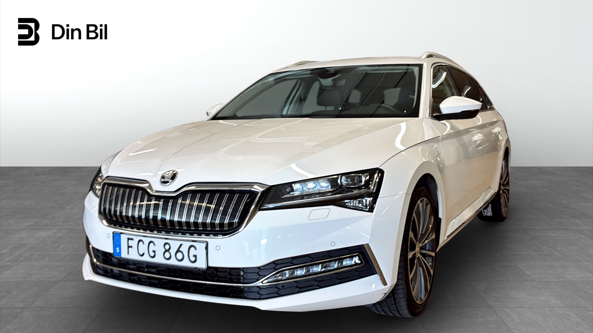 Skoda Superb Combi FCG86G