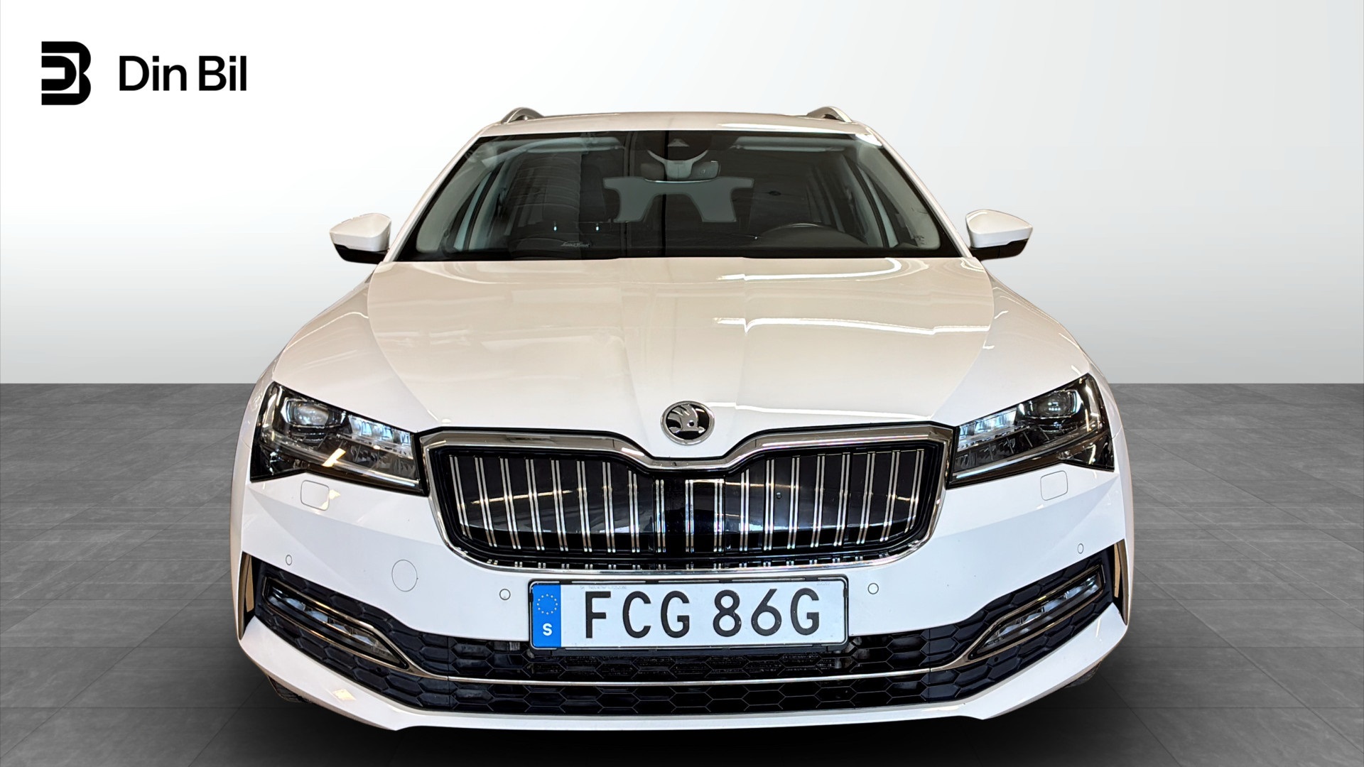 Skoda Superb Combi FCG86G