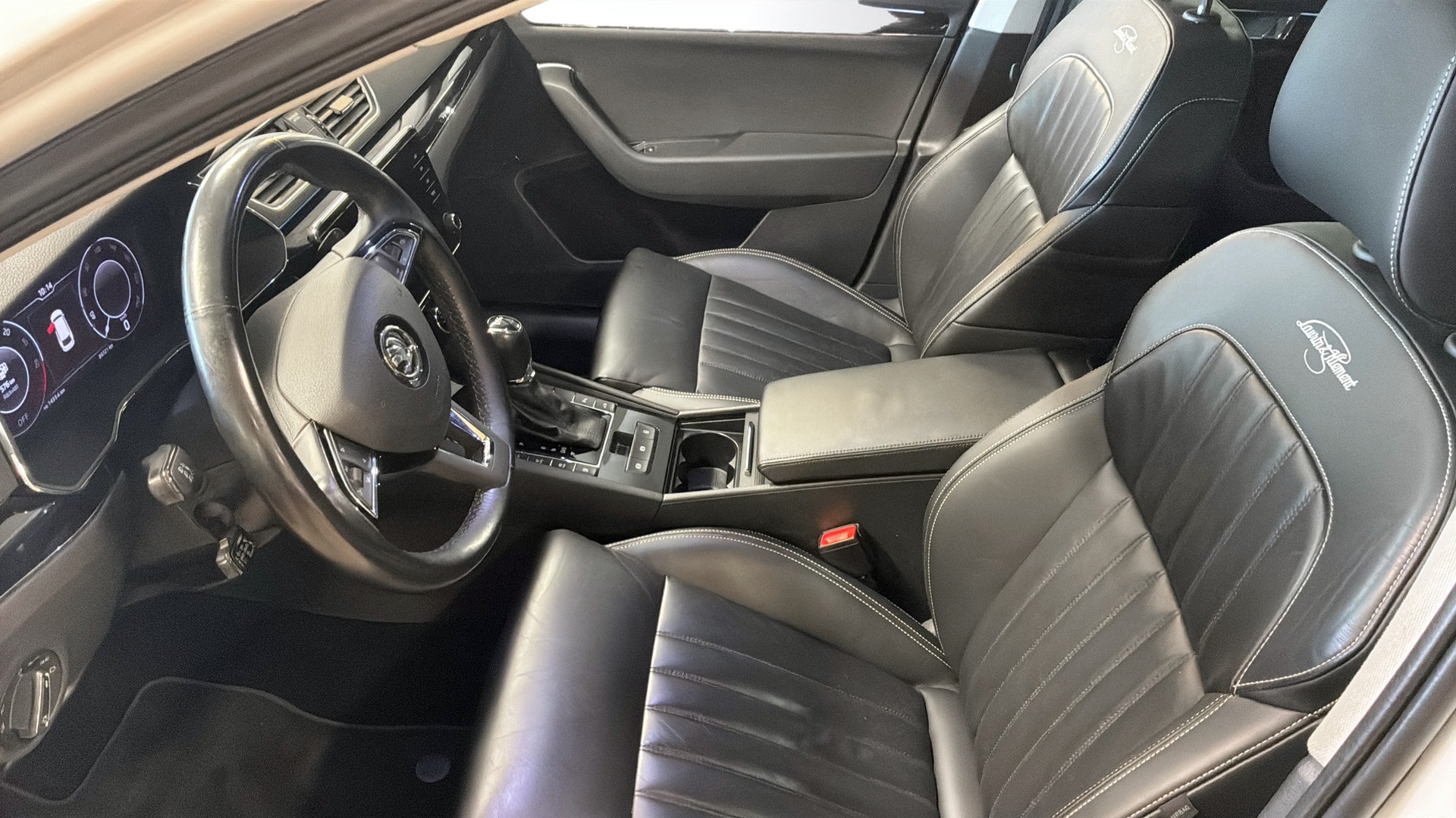 Skoda Superb Combi FCG86G