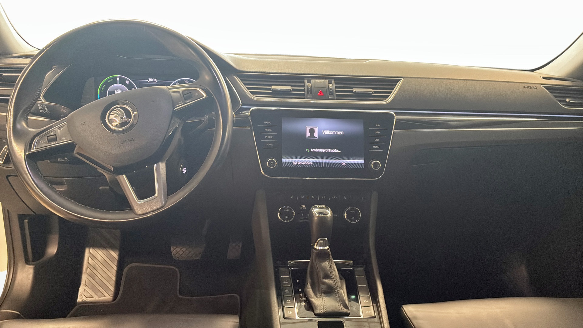 Skoda Superb Combi FCG86G