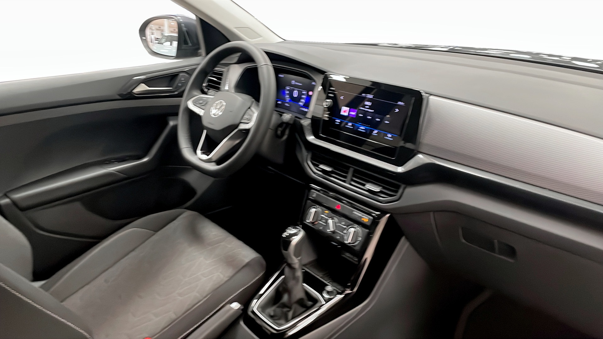 Volkswagen T-Cross FCJ11E