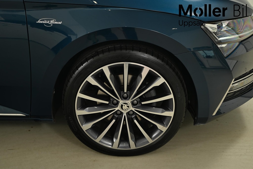 Skoda Superb Combi FCJ37G