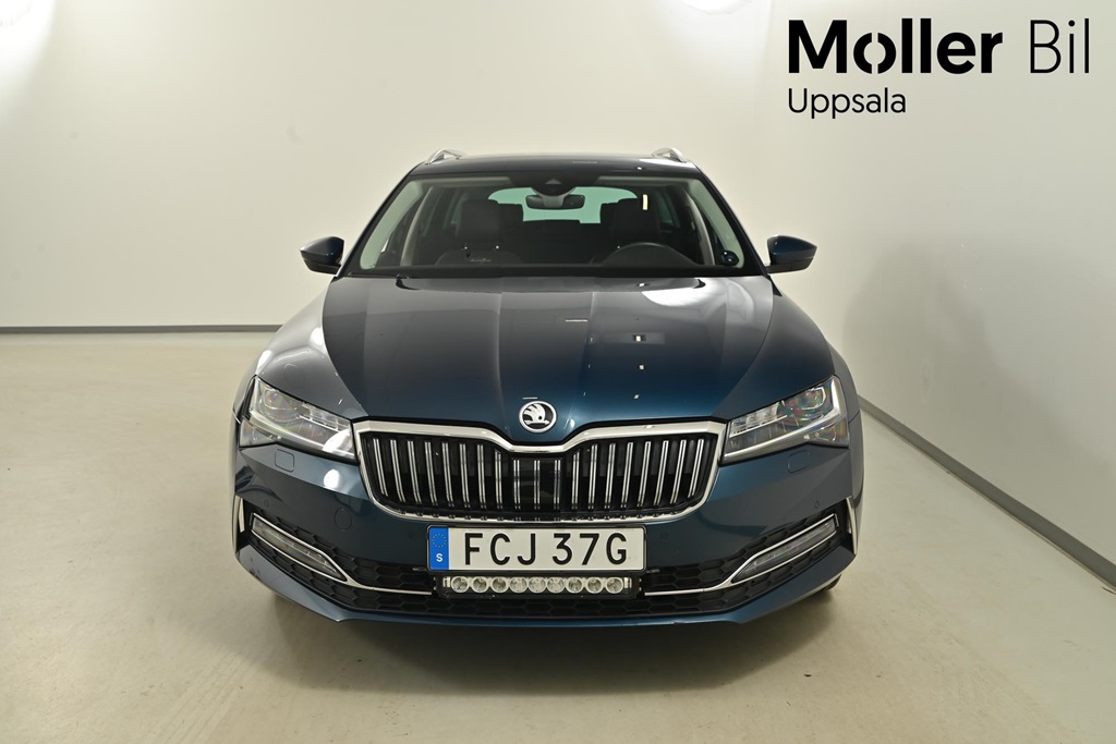 Skoda Superb Combi FCJ37G