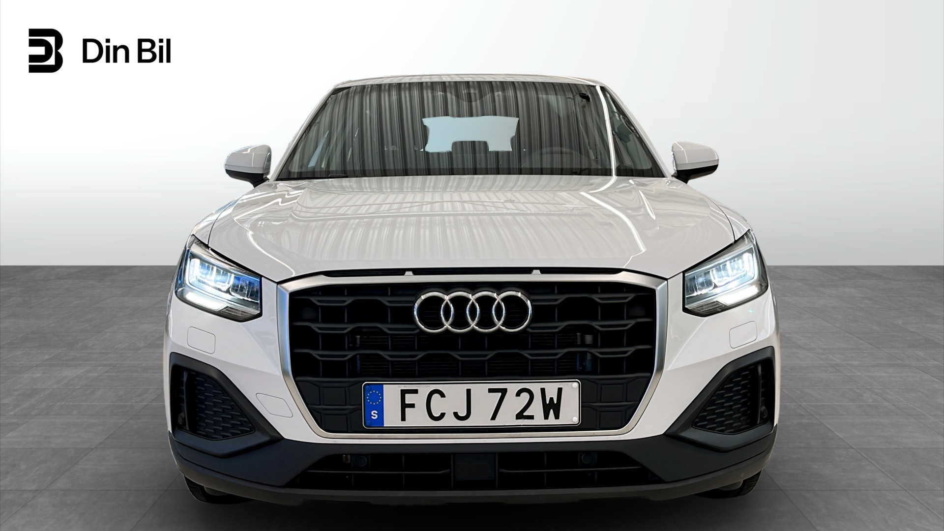 Audi Q2 FCJ72W