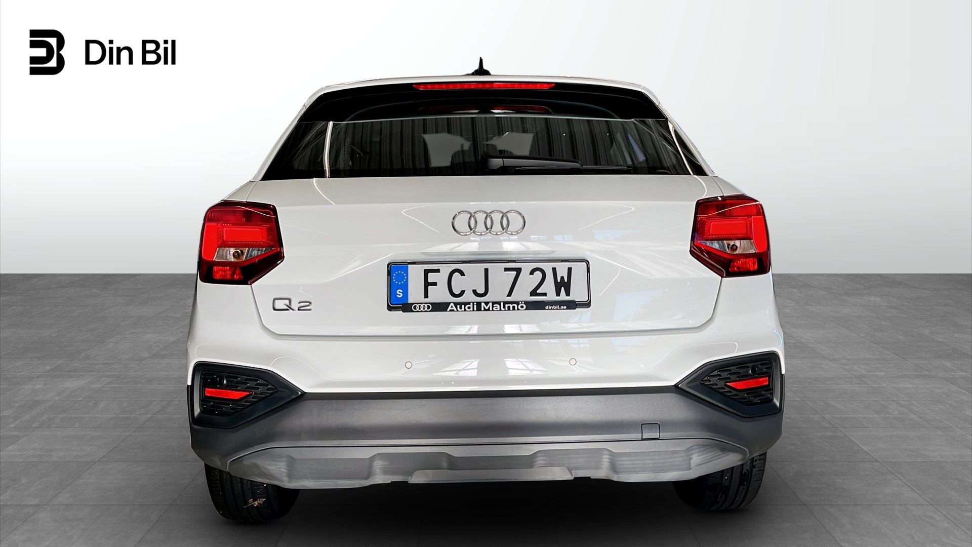 Audi Q2 FCJ72W