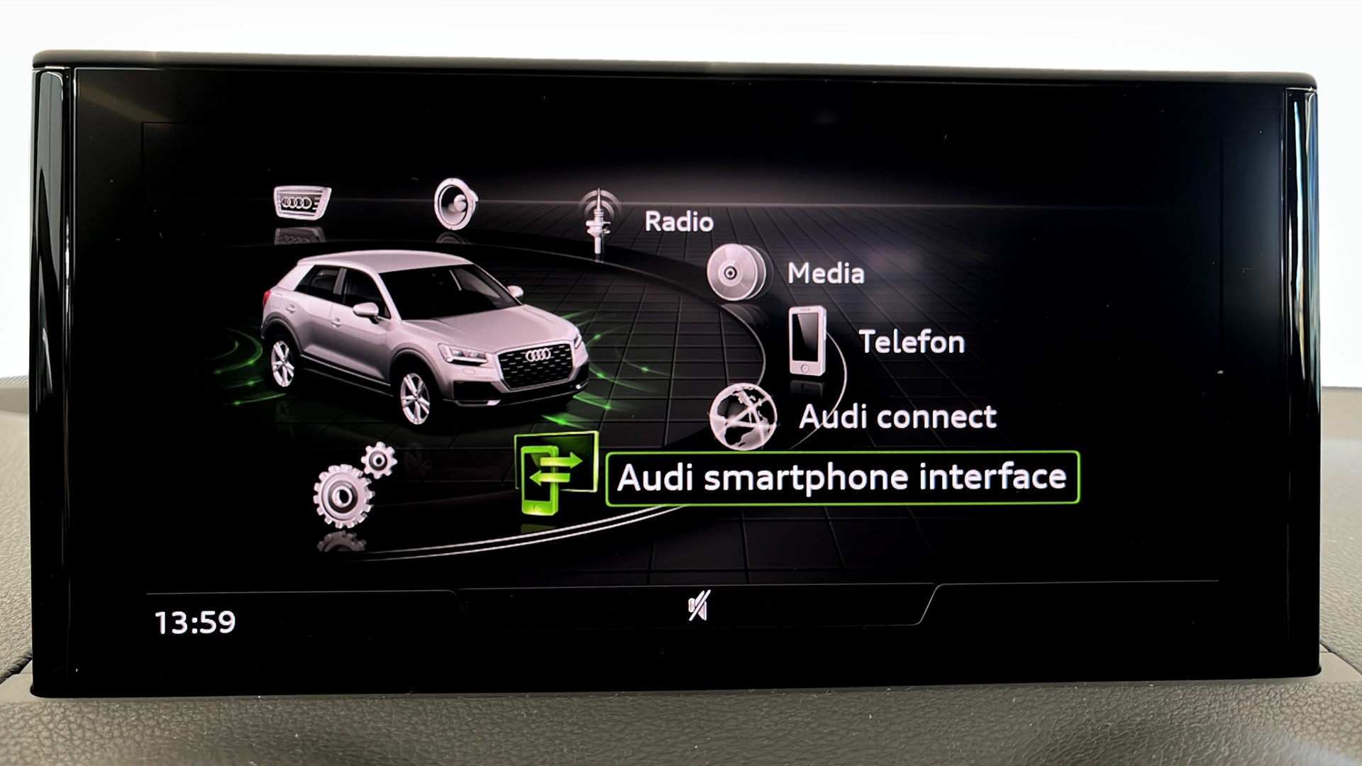 Audi Q2 FCJ72W