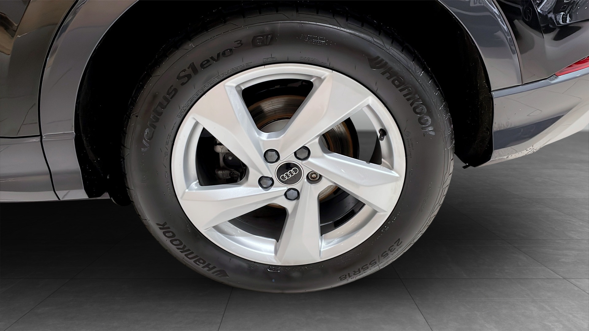 Audi Q3 FCL38B