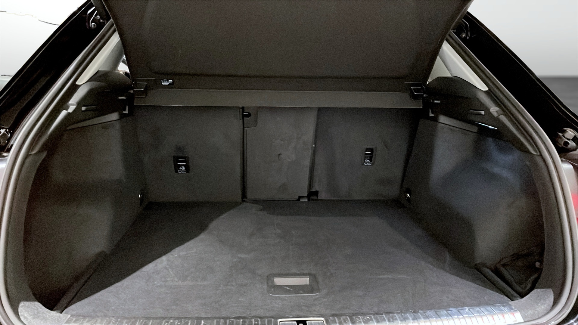 Audi Q3 FCL38B