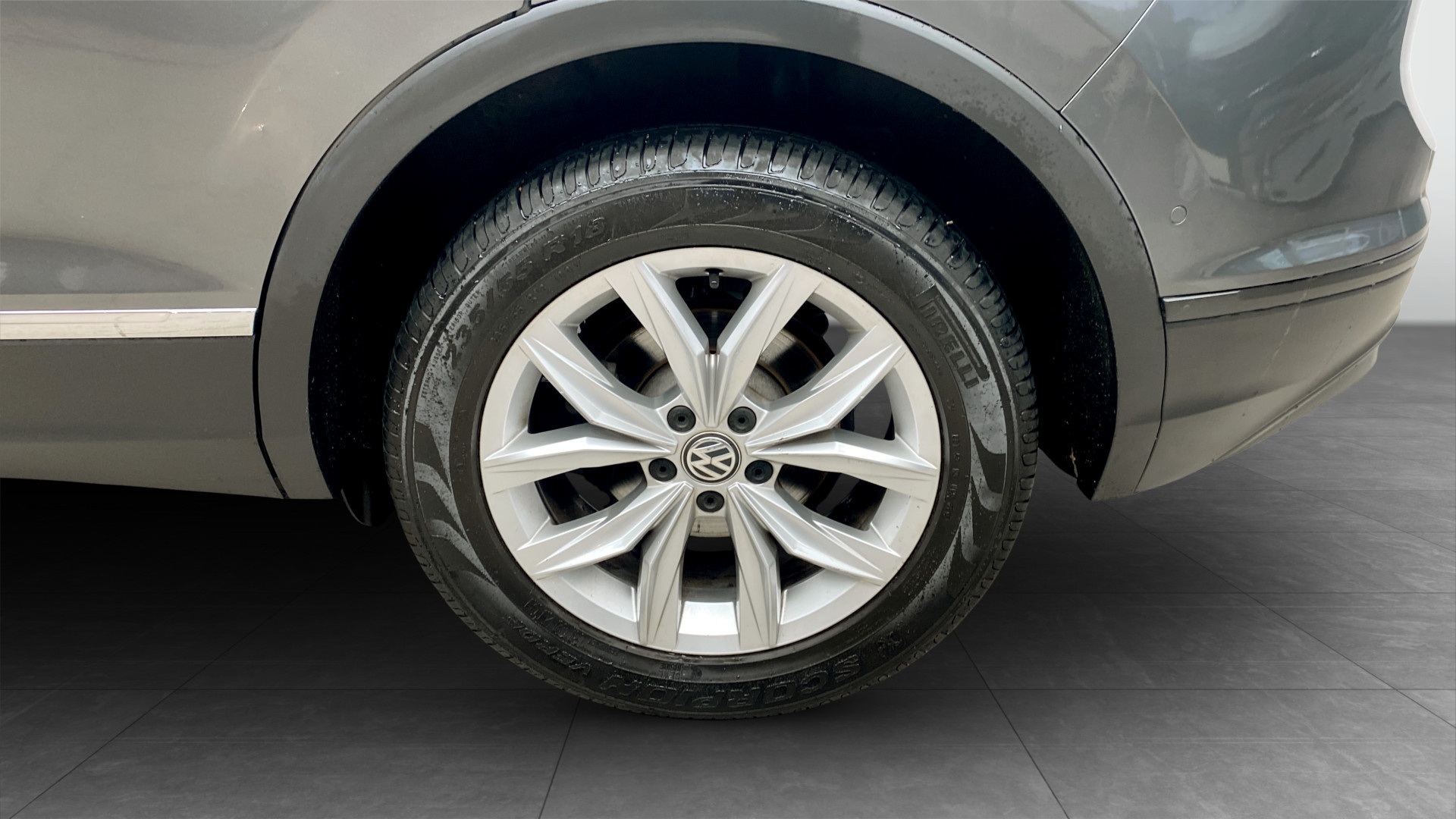 Volkswagen Tiguan FDH86A