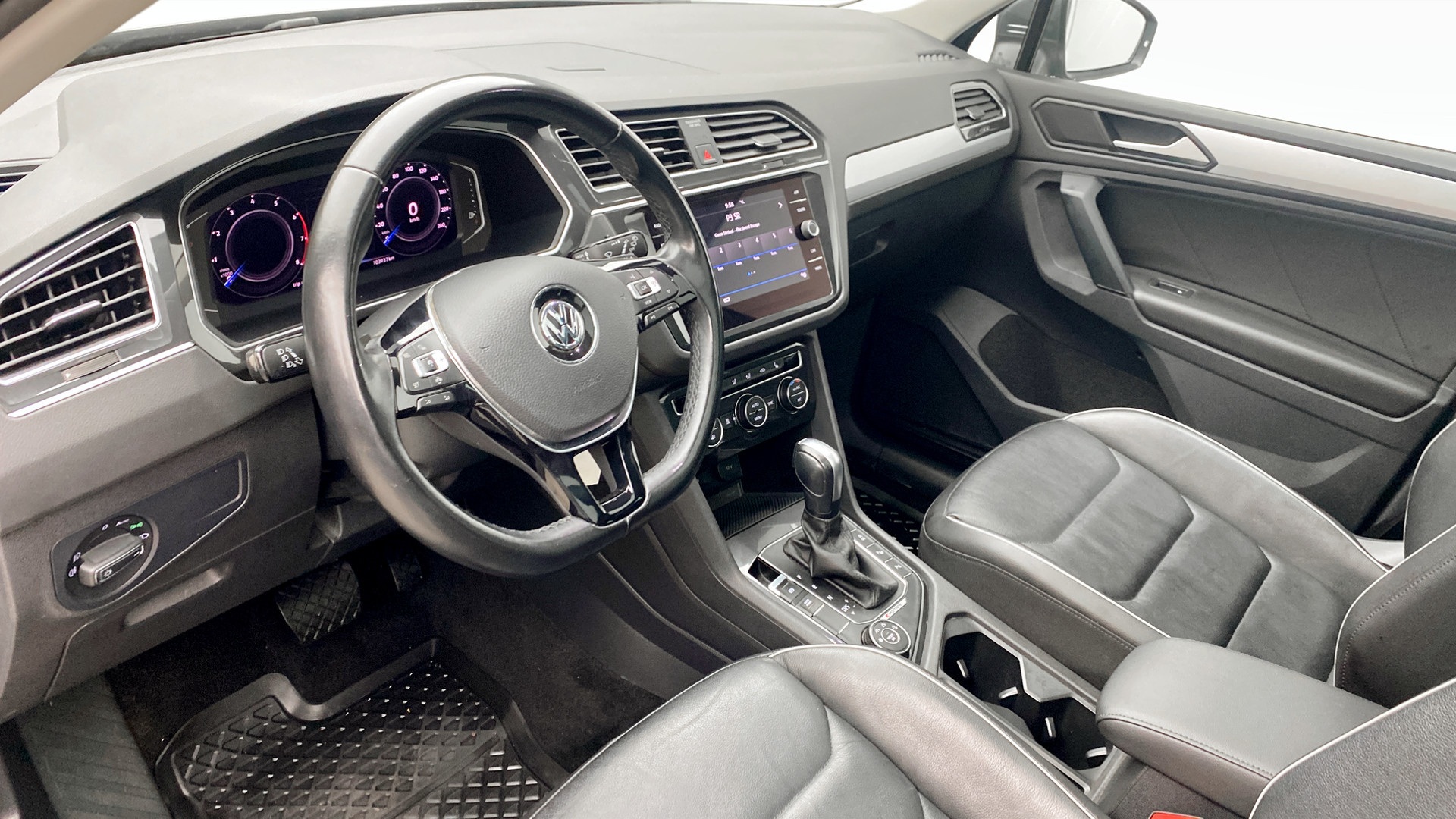 Volkswagen Tiguan FDH86A