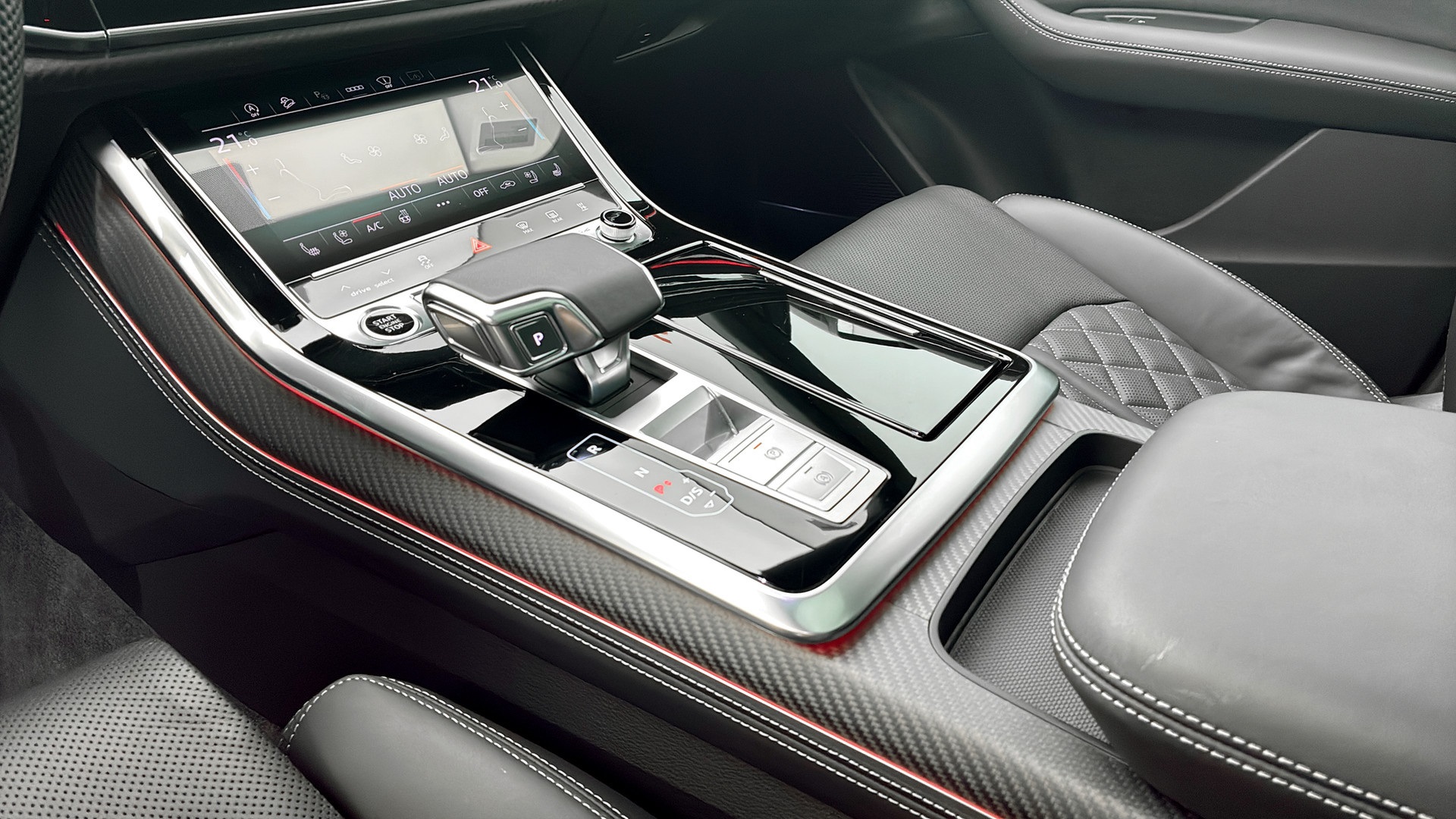 Audi Q8 FDJ73G