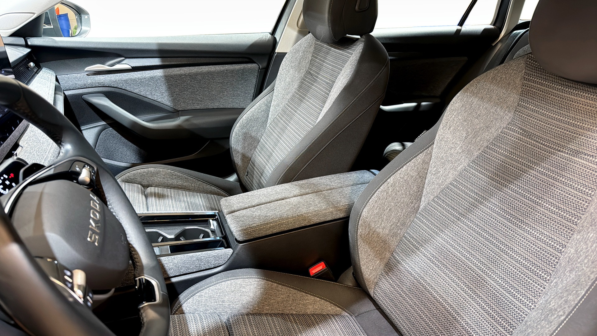 Skoda Superb Combi FFM18R