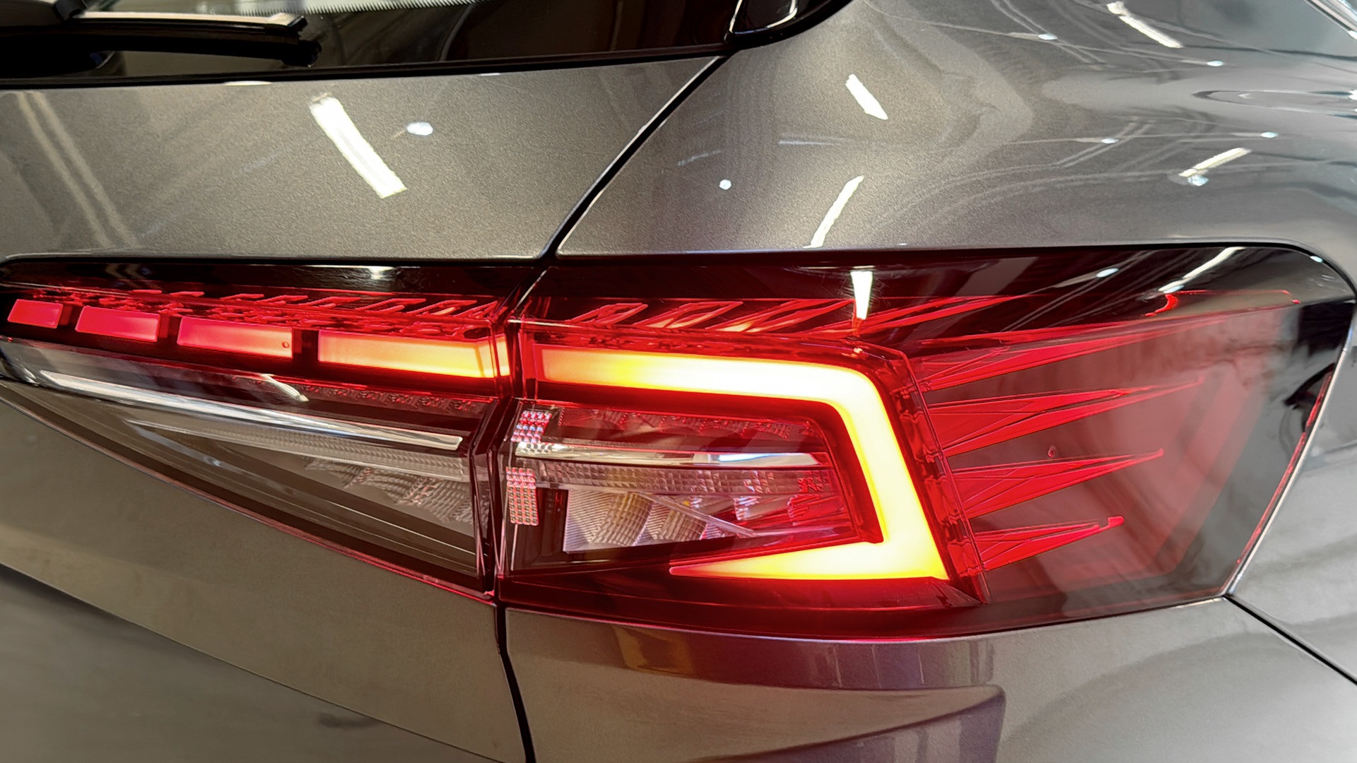 Skoda Superb Combi FFM18R