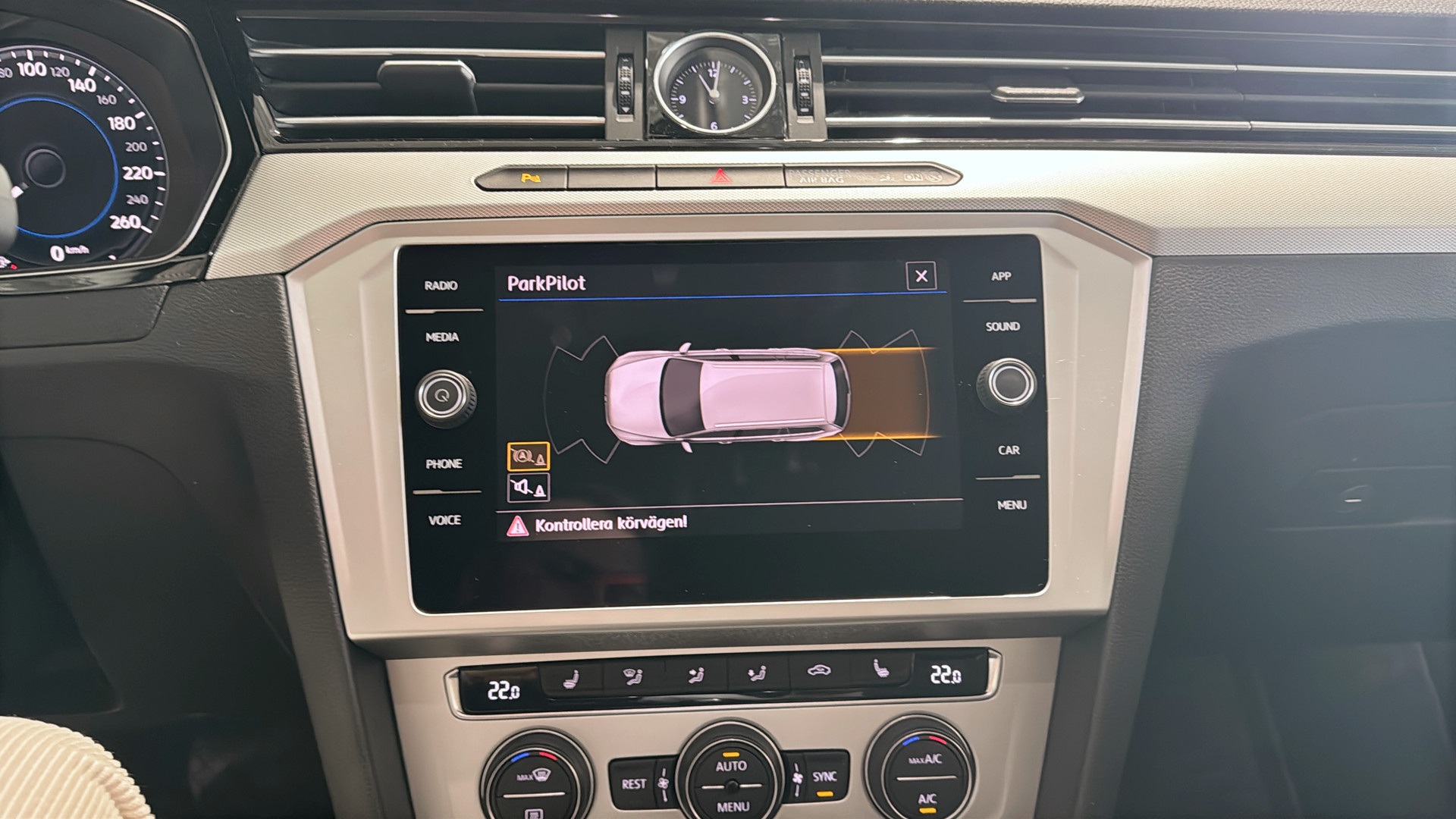 Volkswagen Passat FFN47X