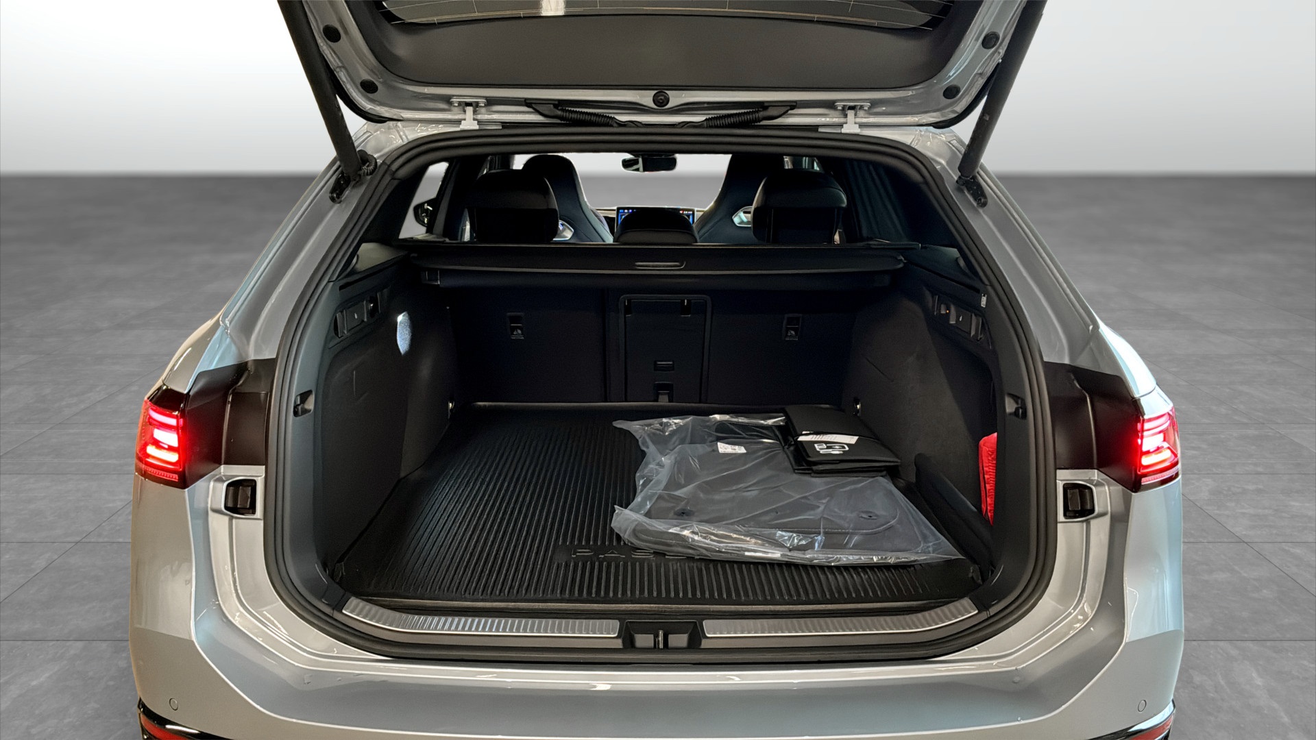 Volkswagen Passat FGH19K