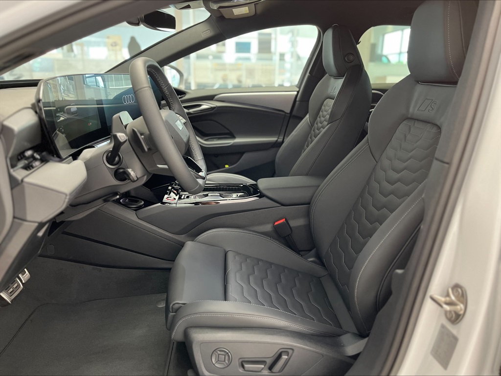 Audi A6 Avant e-tron FGR04K