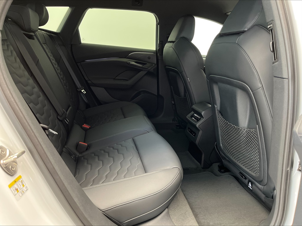 Audi A6 Avant e-tron FGR04K