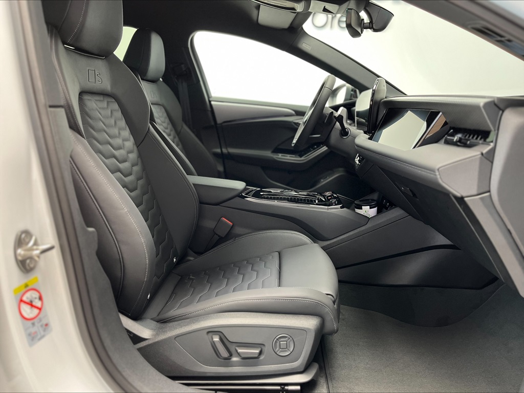 Audi A6 Avant e-tron FGR04K