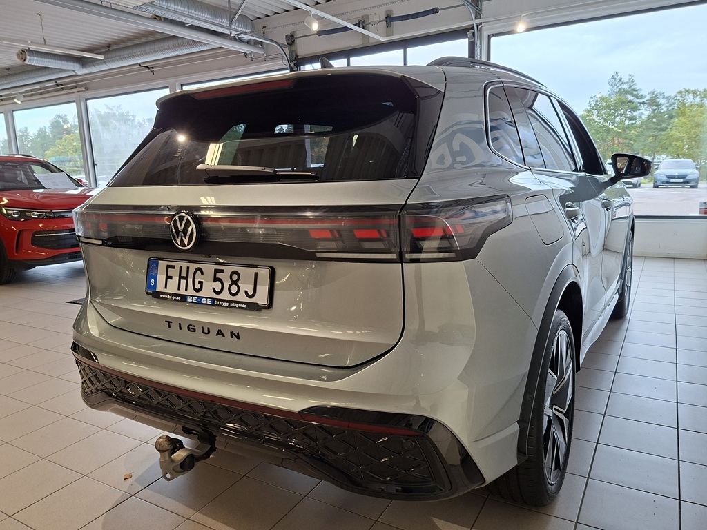 Volkswagen Tiguan FHG58J