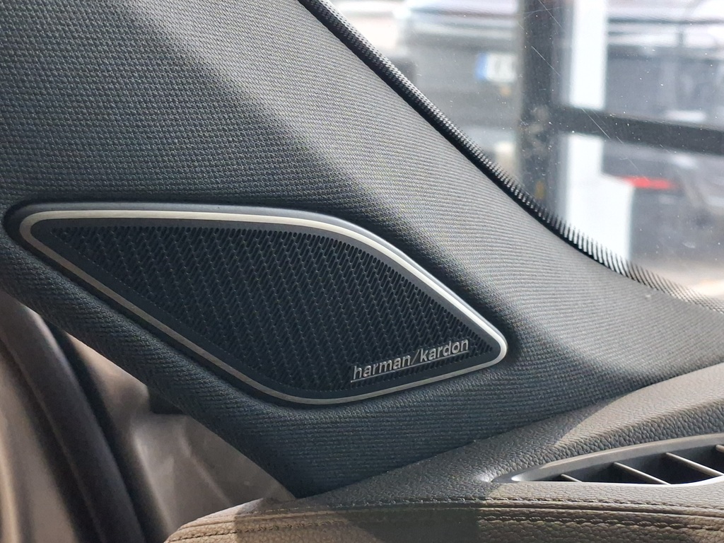 Volkswagen Tiguan FHG58J