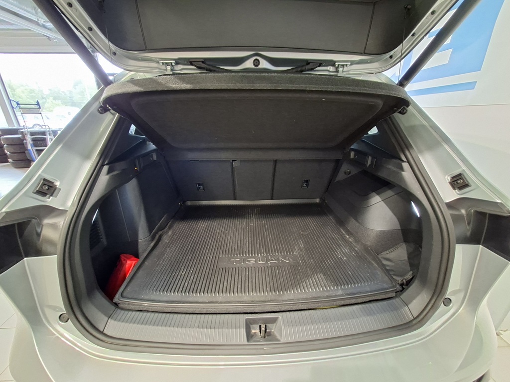 Volkswagen Tiguan FHG58J