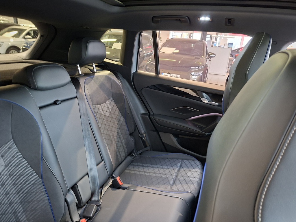 Volkswagen Tiguan FHG58J