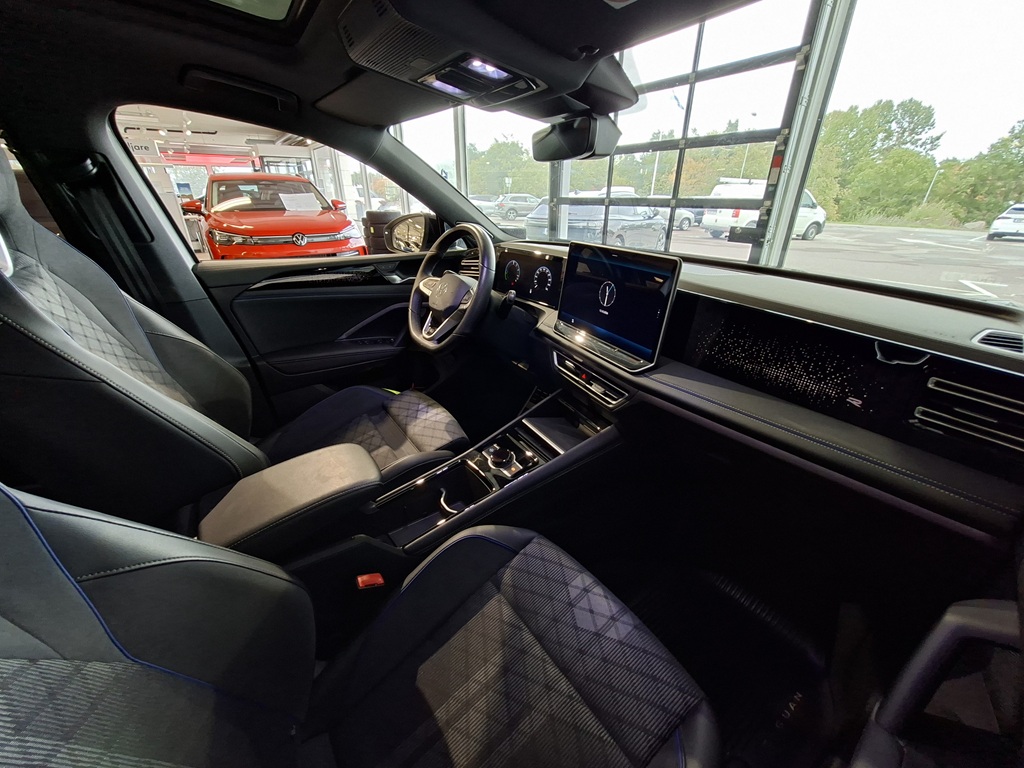 Volkswagen Tiguan FHG58J