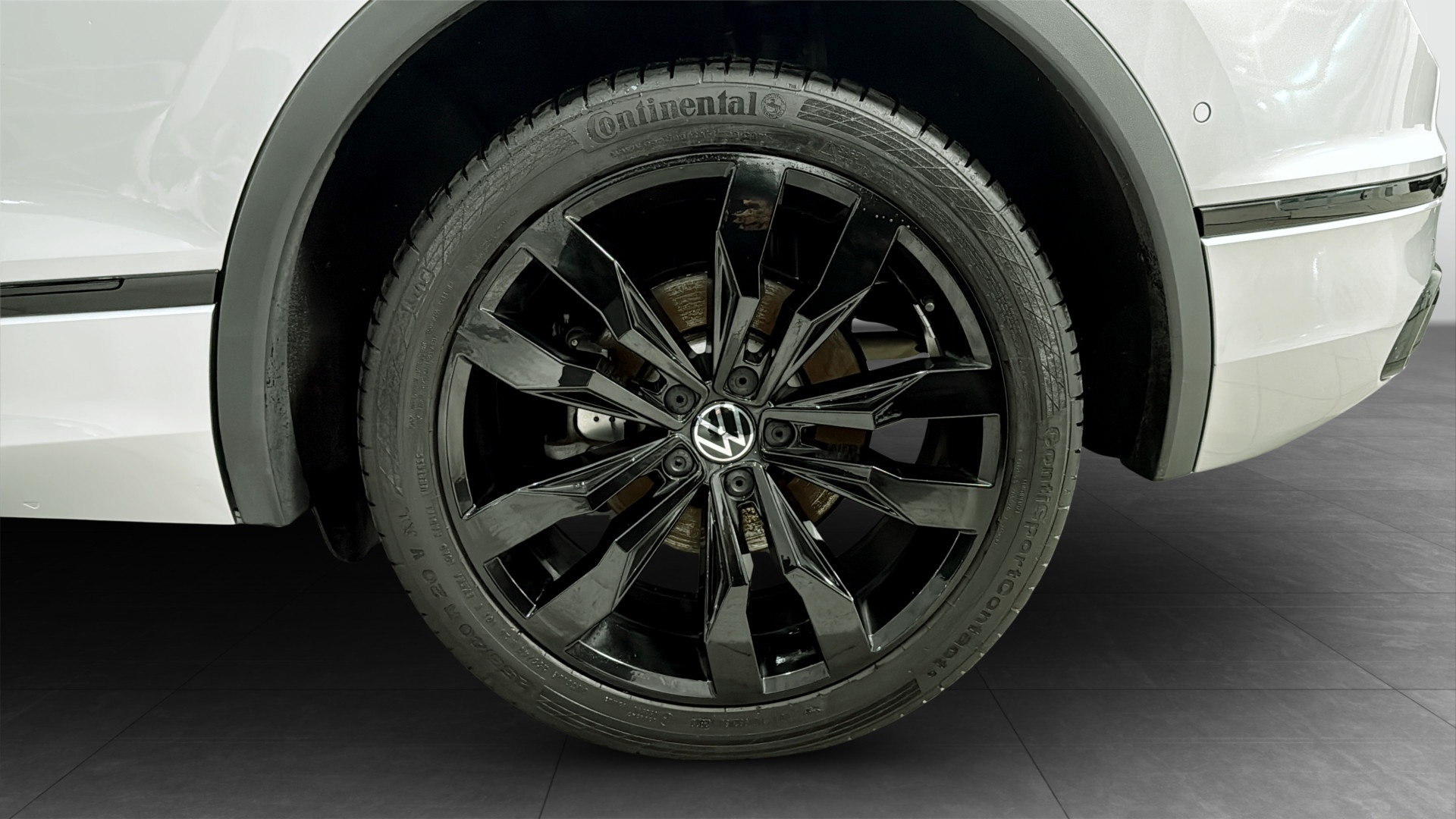 Volkswagen Tiguan FHH56R