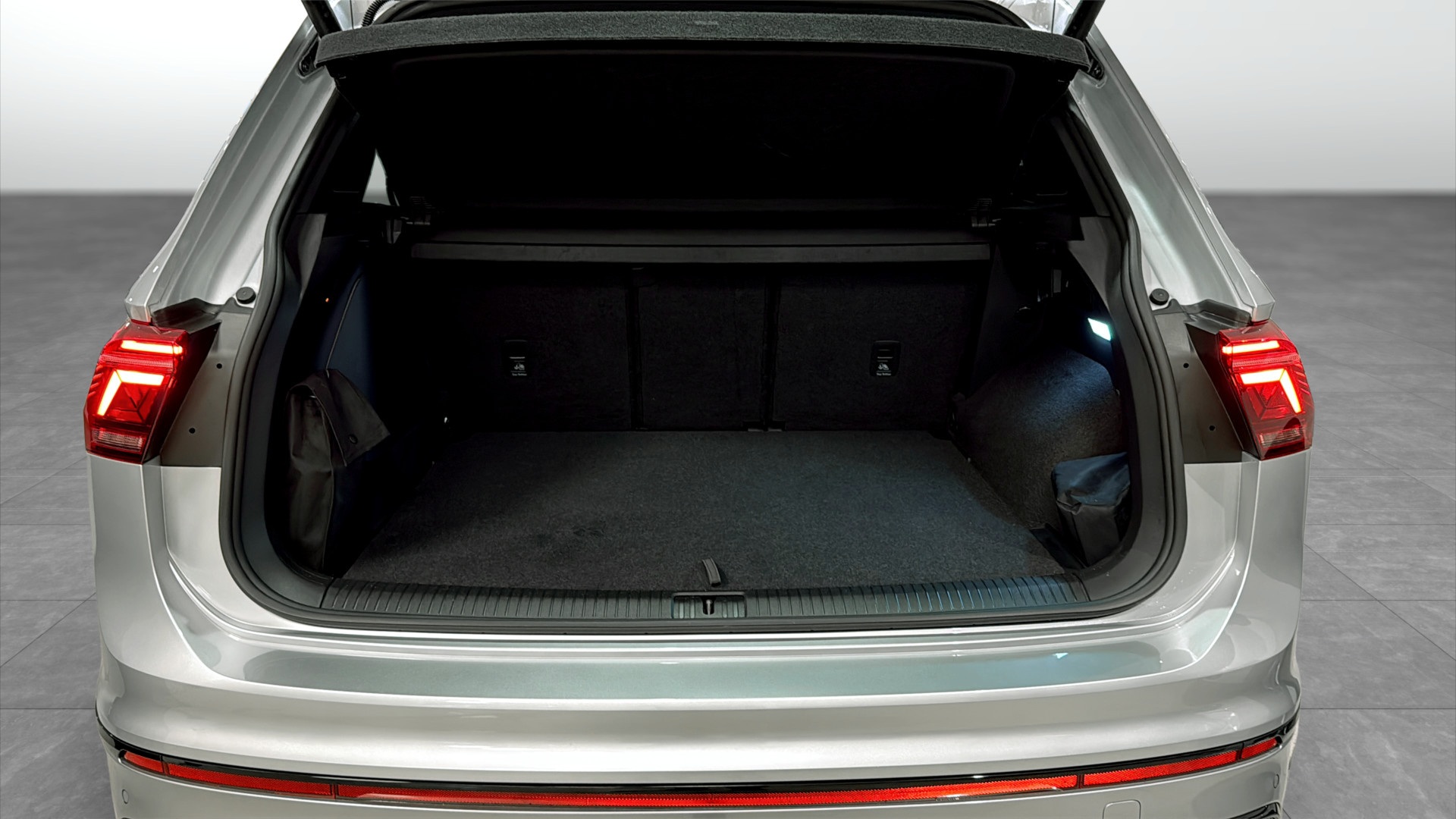 Volkswagen Tiguan FHH56R