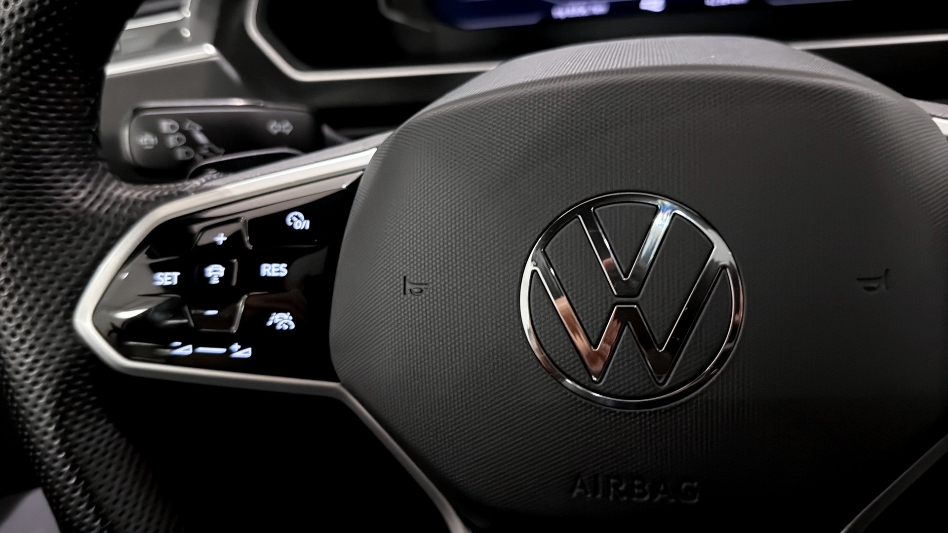 Volkswagen Tiguan FHH56R