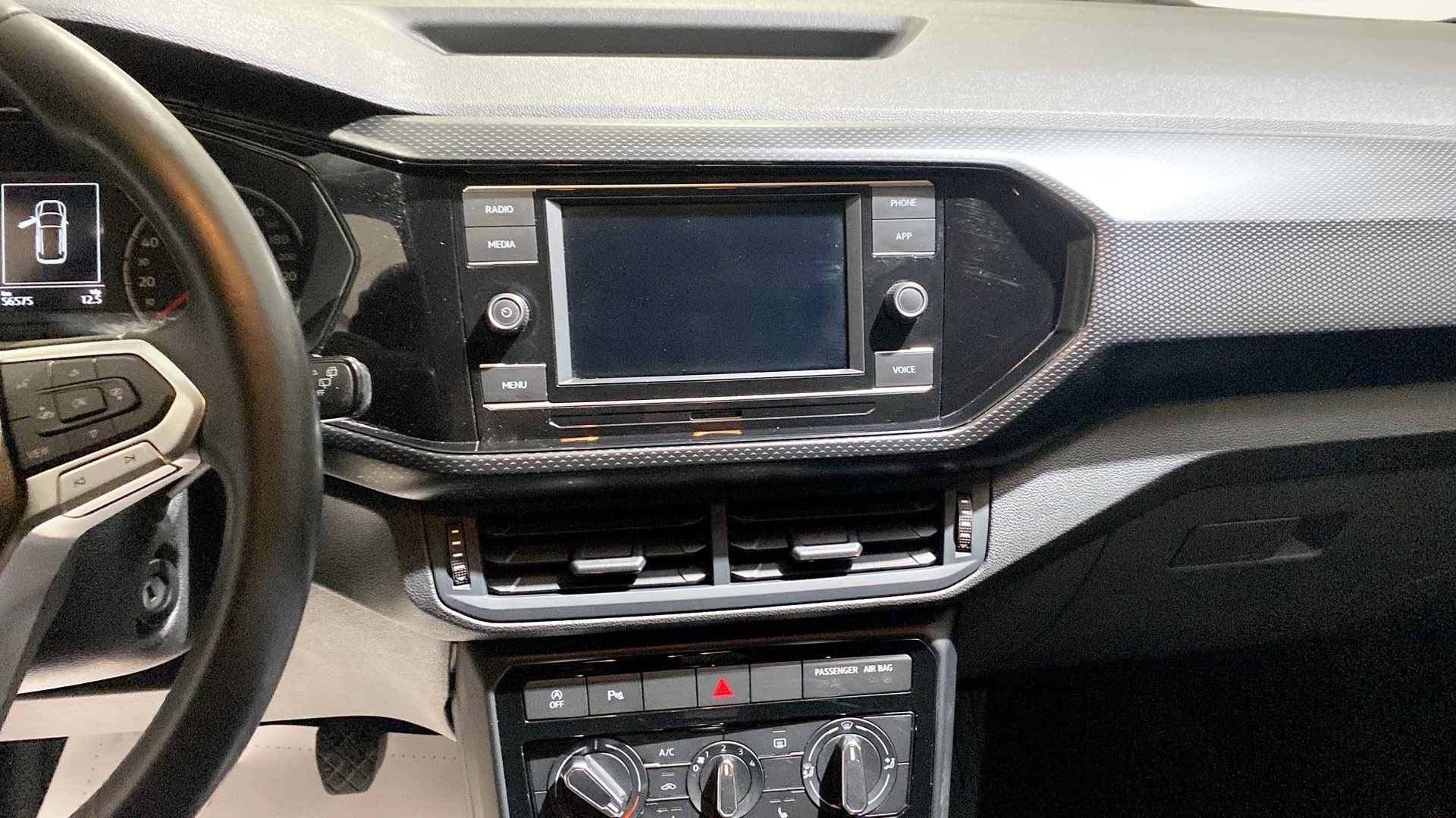 Volkswagen T-Cross FHO215