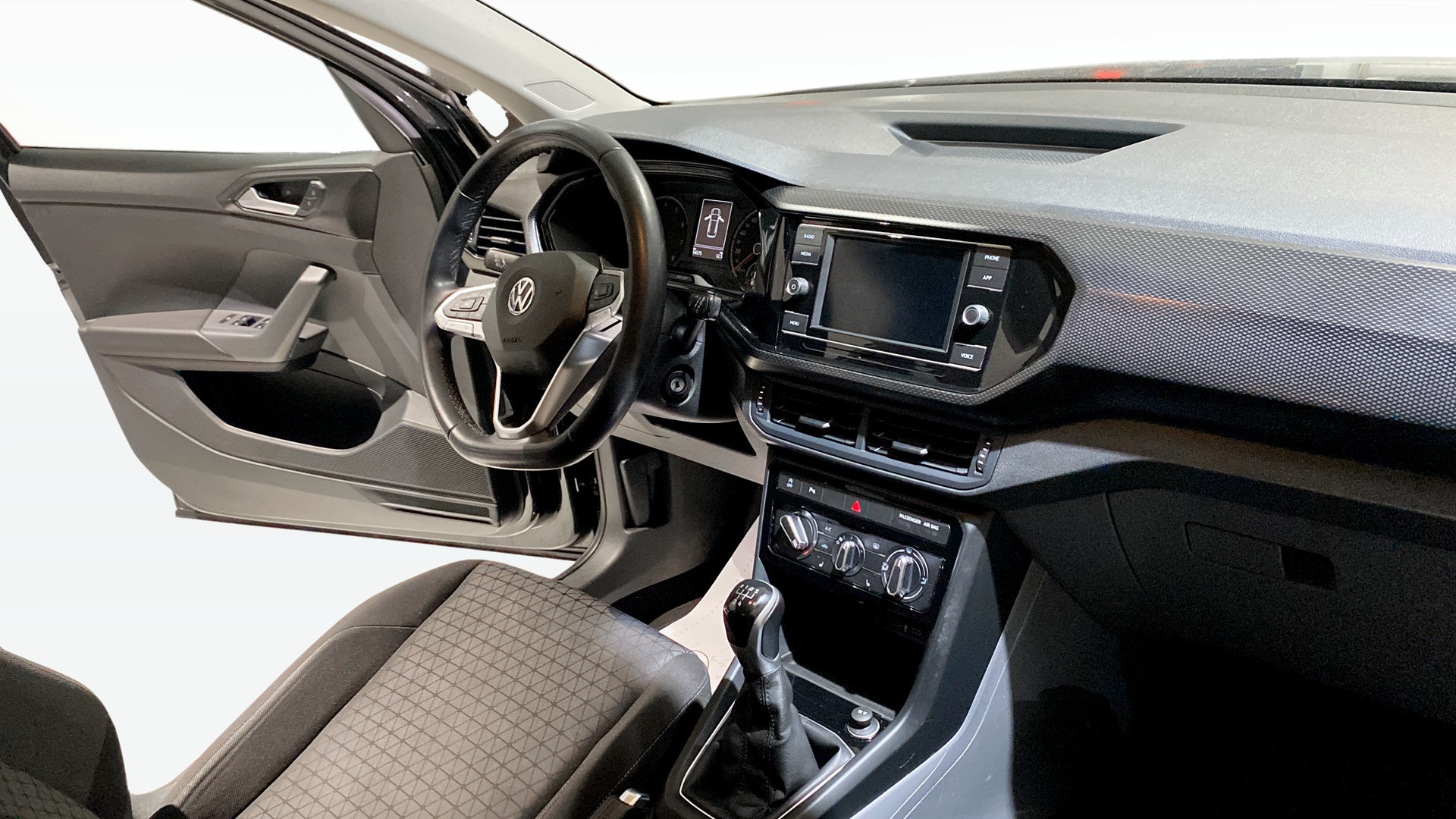 Volkswagen T-Cross FHO215