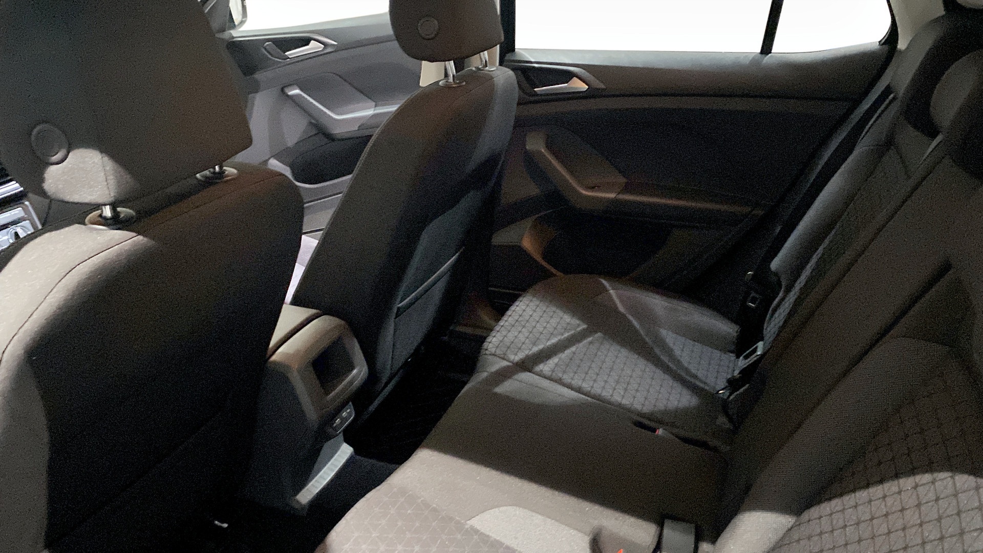 Volkswagen T-Cross FHO215
