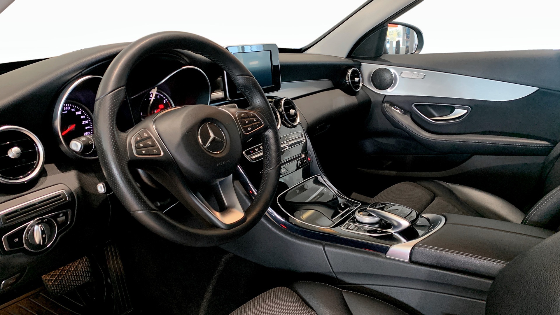 Mercedes C 180 FHU495