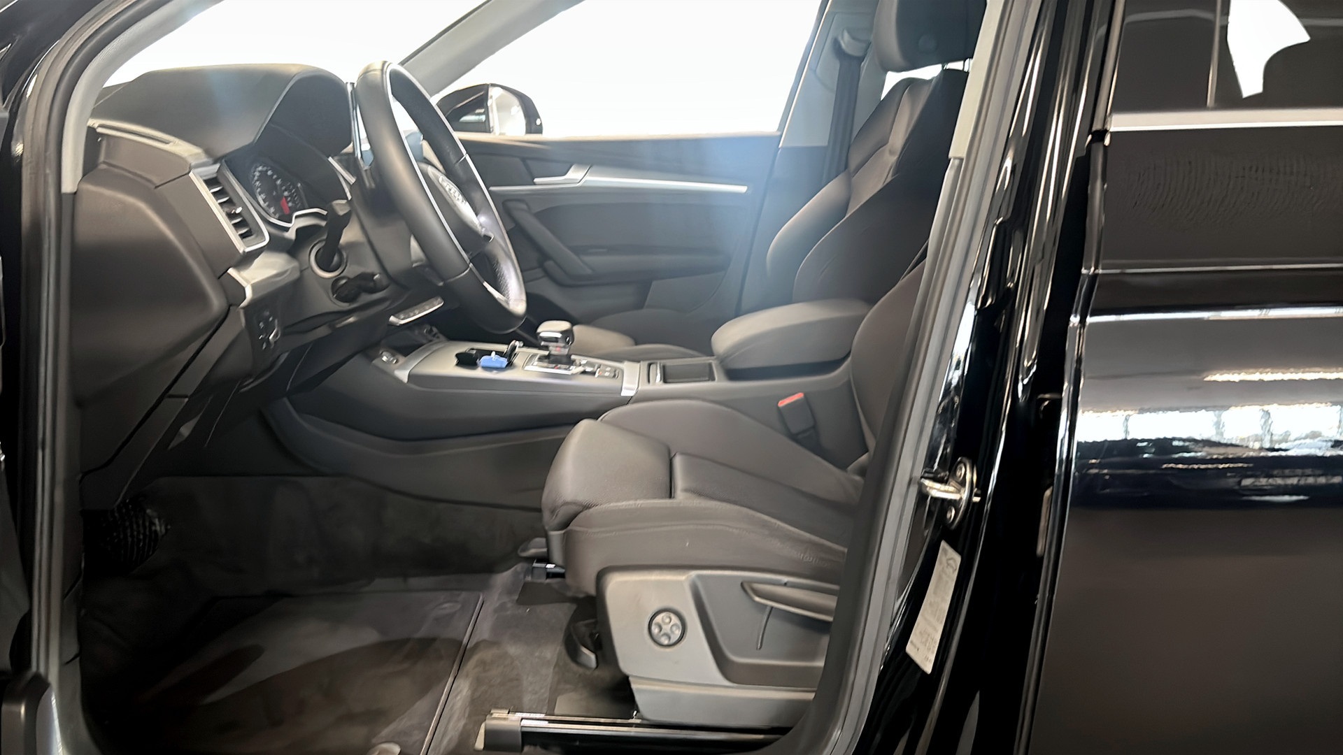 Audi Q5 FHY47M