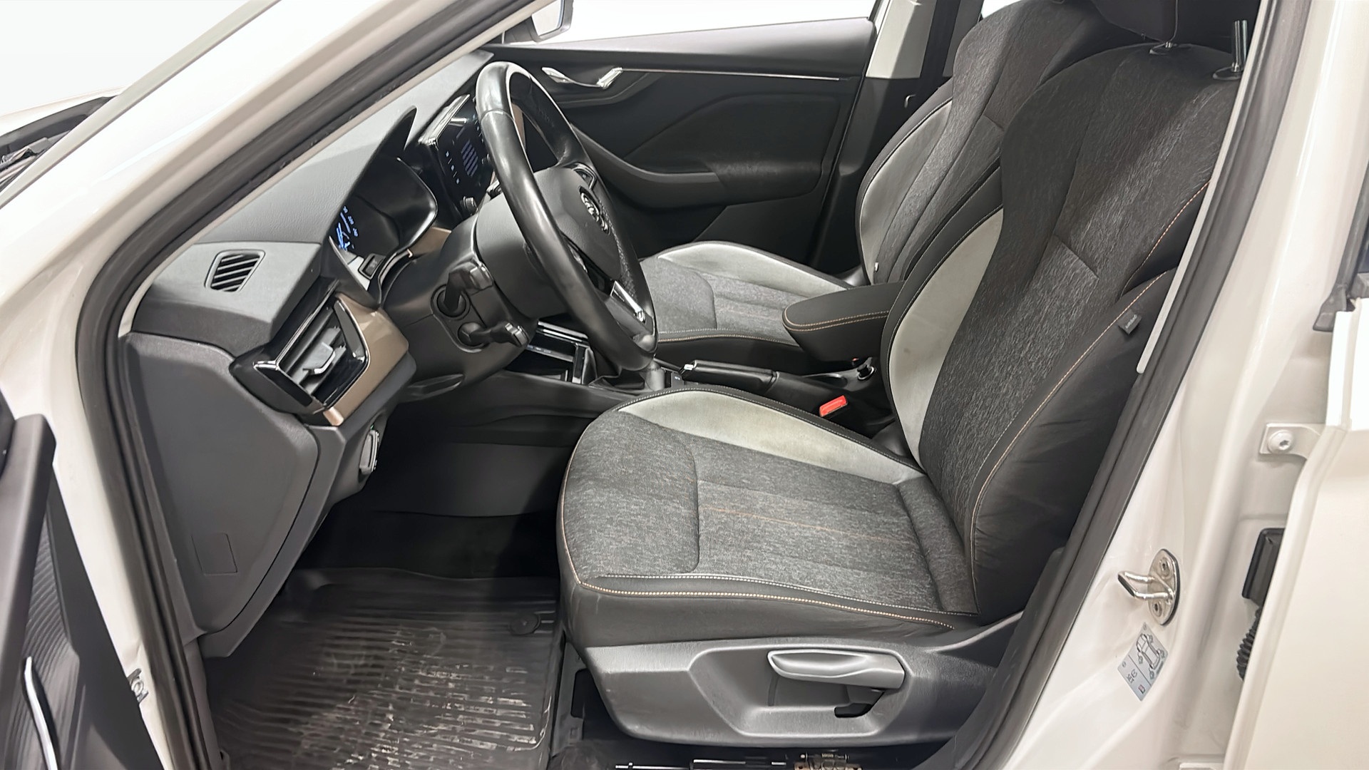 Skoda Scala FHY55R