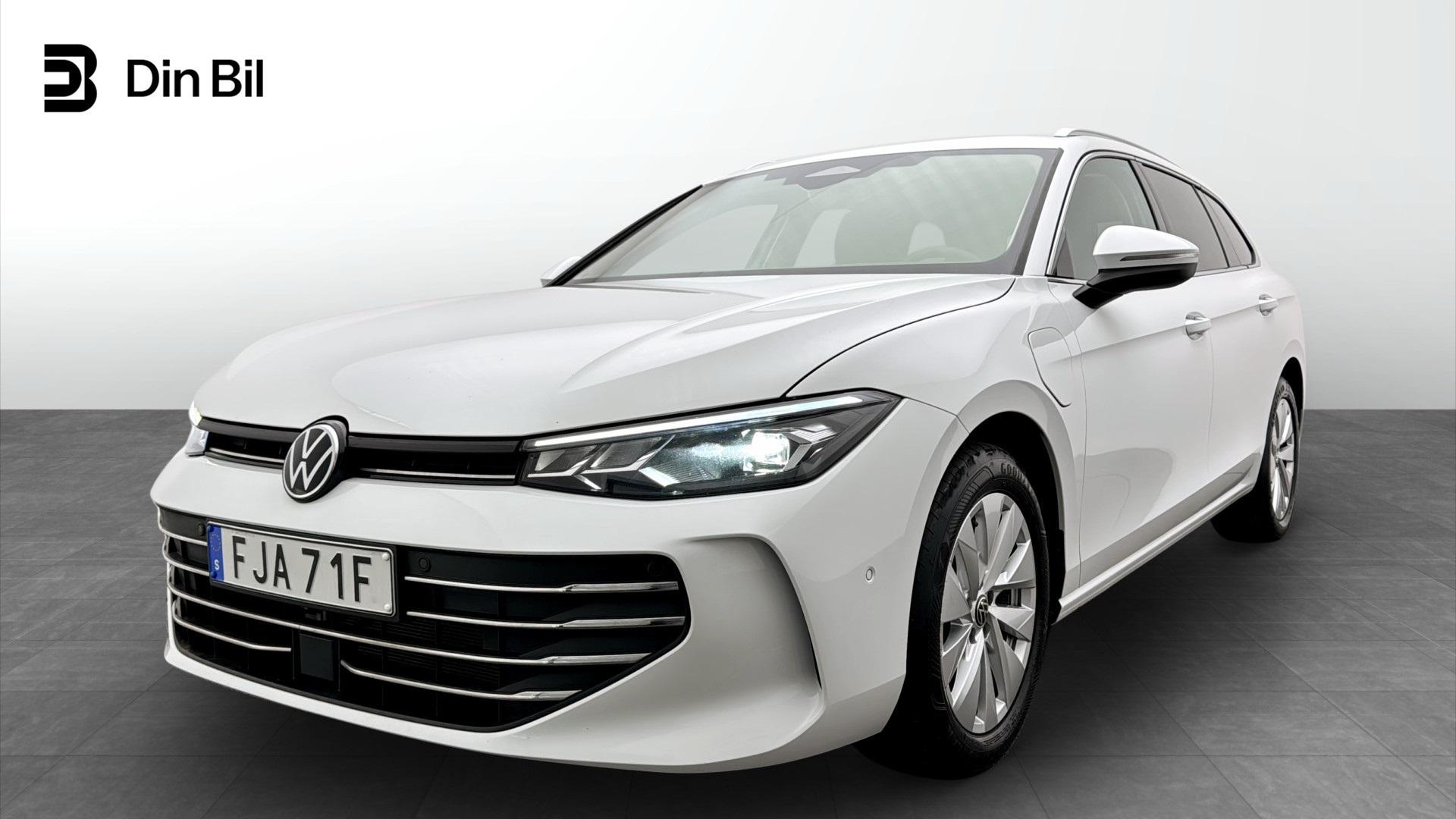 Volkswagen Passat FJA71F