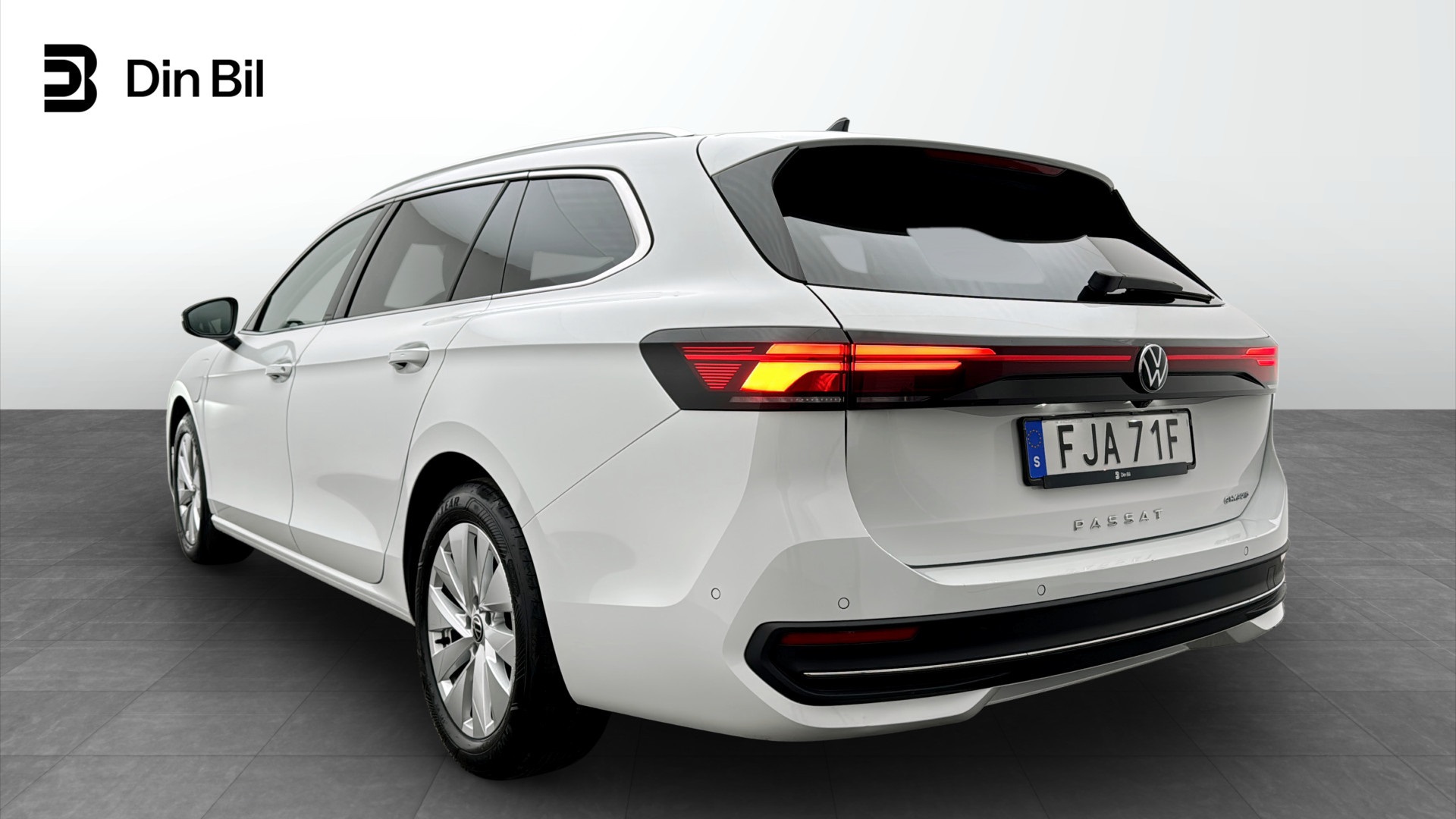 Volkswagen Passat FJA71F
