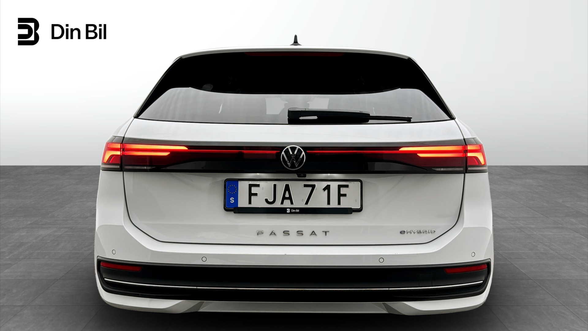 Volkswagen Passat FJA71F