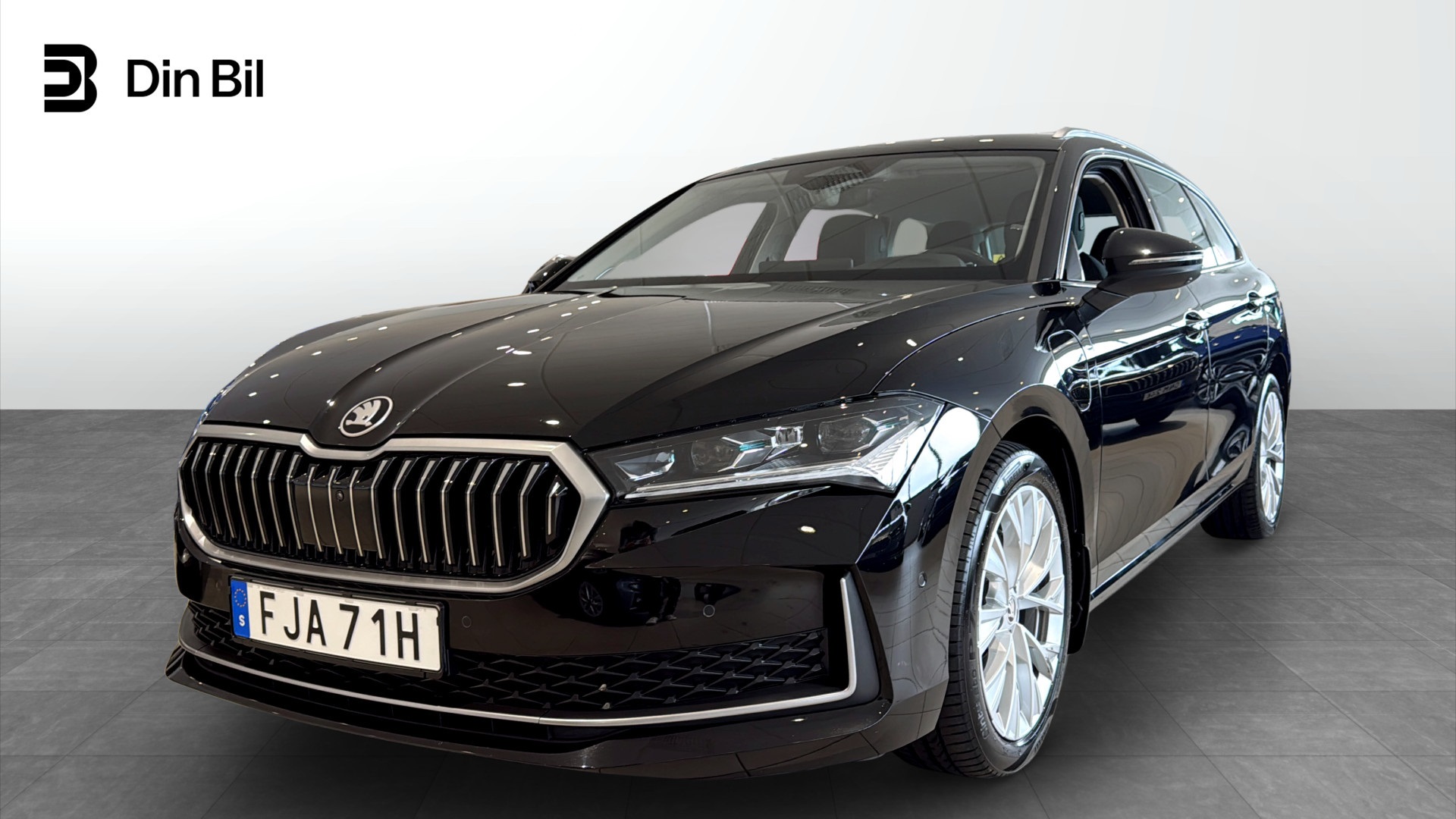 Skoda Superb FJA71H